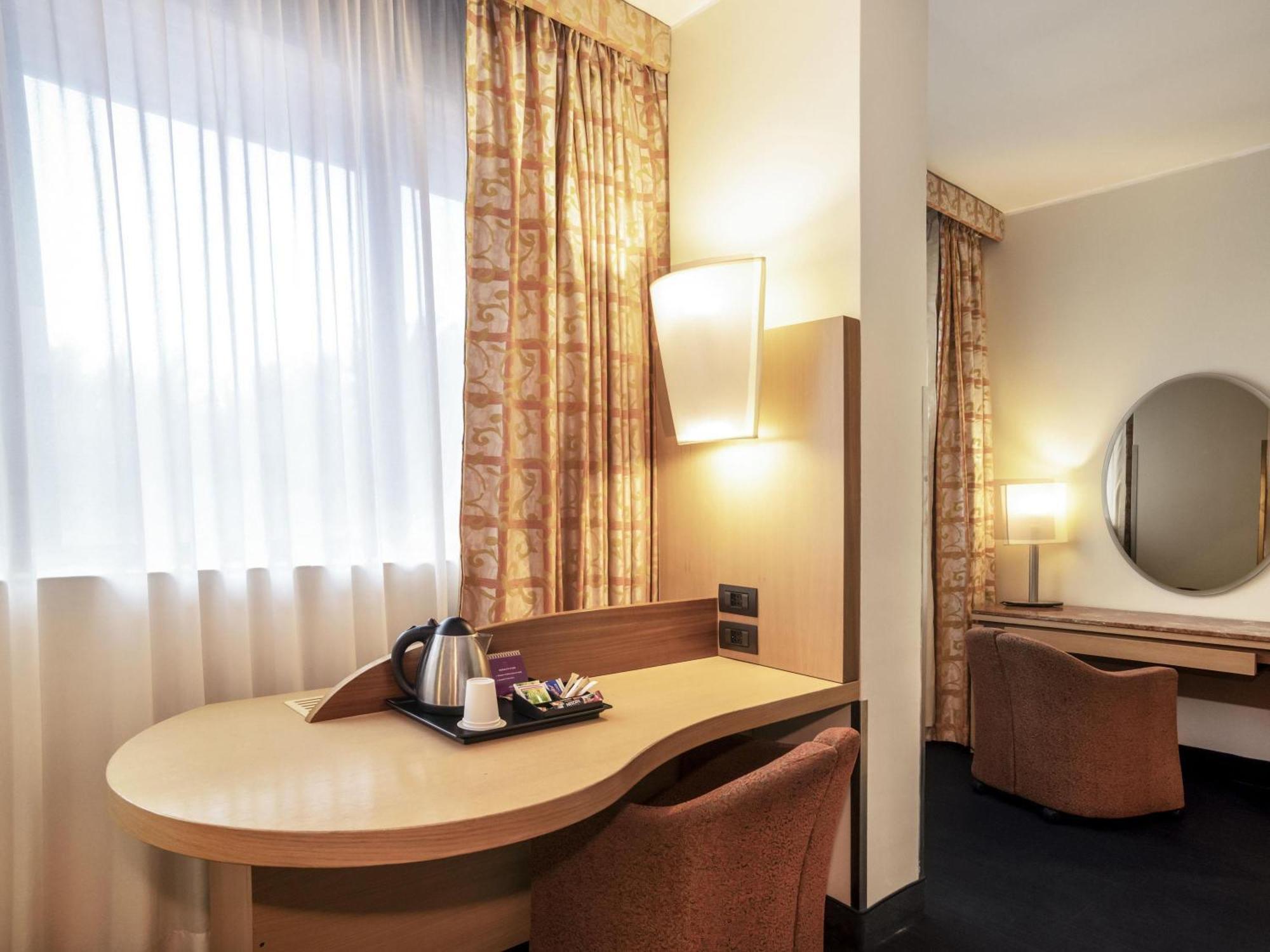 Standard Double Room one Queen Bed